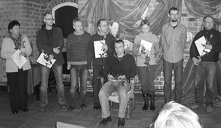 Zamek w Świdwinie - sala rycerska; 27.11.2010 r. Laureaci tegorocznej edycji konkursu - siedzi zdobywca nagrody głównej Wojciech Roszkowski